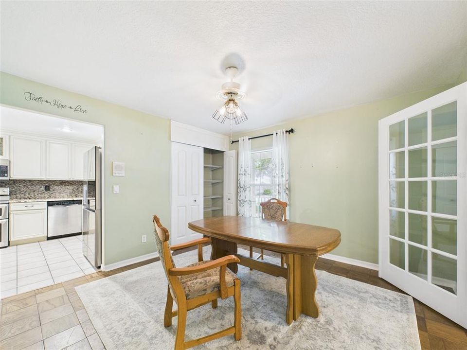 На продажу: $434,900 (3 спален, 2 ванн, 1763 Квадратных фут)