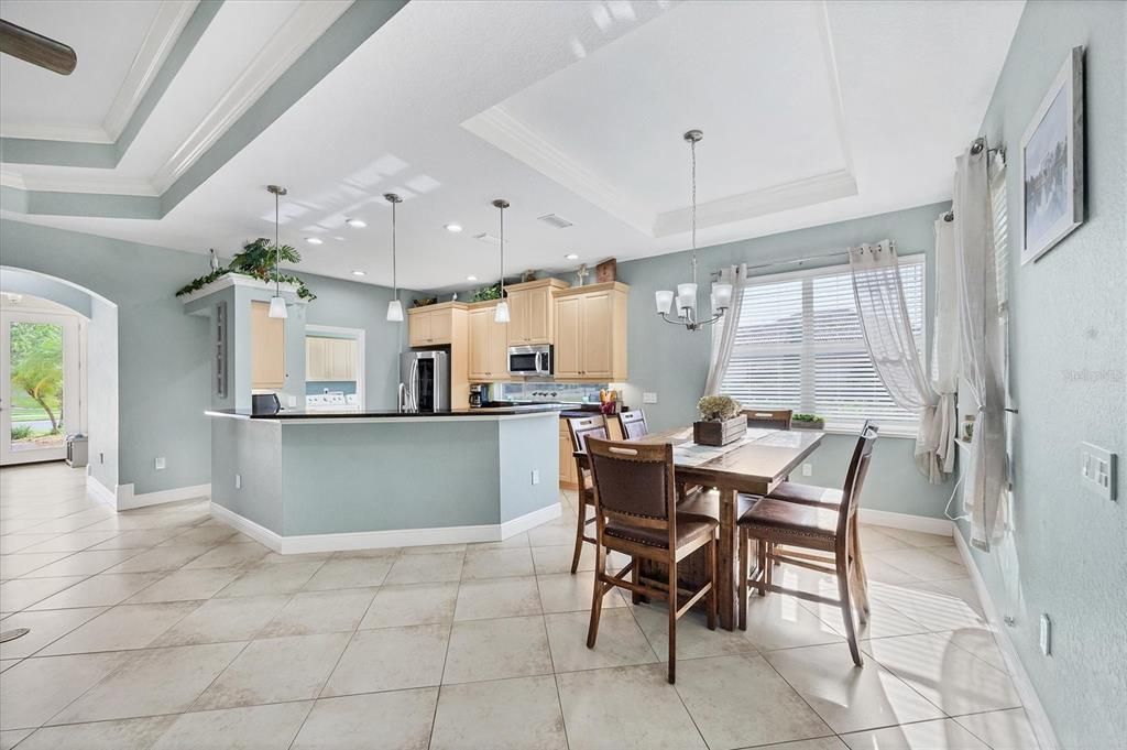 En Venta: $344,000 (2 camas, 2 baños, 1717 Pies cuadrados)