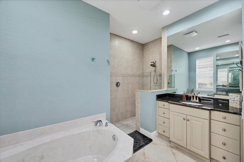 En Venta: $344,000 (2 camas, 2 baños, 1717 Pies cuadrados)