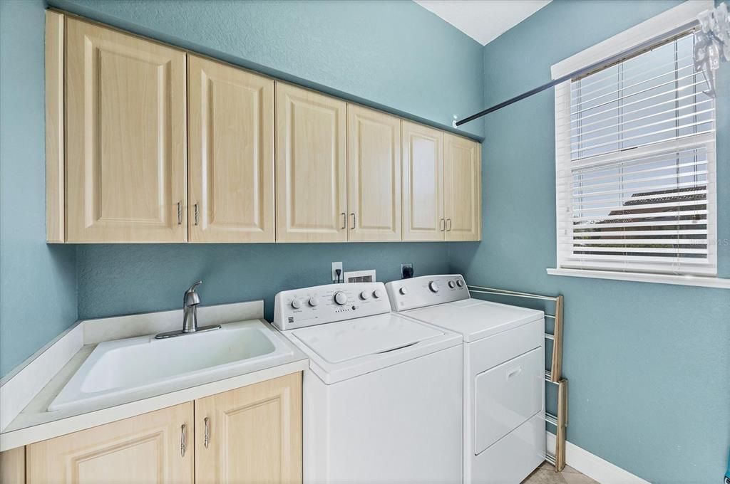 En Venta: $344,000 (2 camas, 2 baños, 1717 Pies cuadrados)