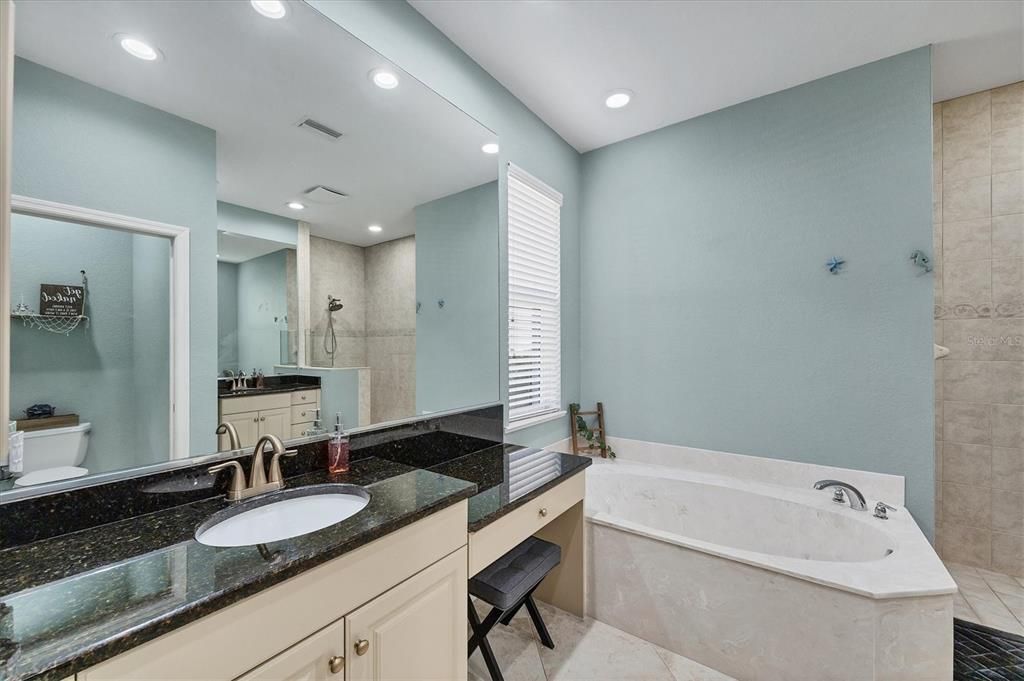 En Venta: $344,000 (2 camas, 2 baños, 1717 Pies cuadrados)