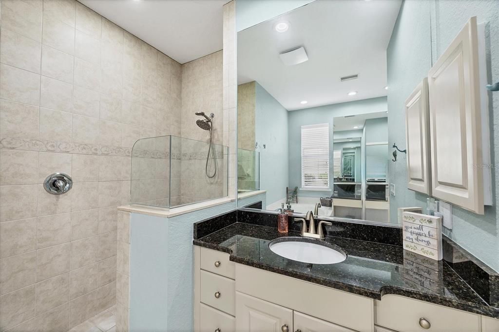 En Venta: $344,000 (2 camas, 2 baños, 1717 Pies cuadrados)