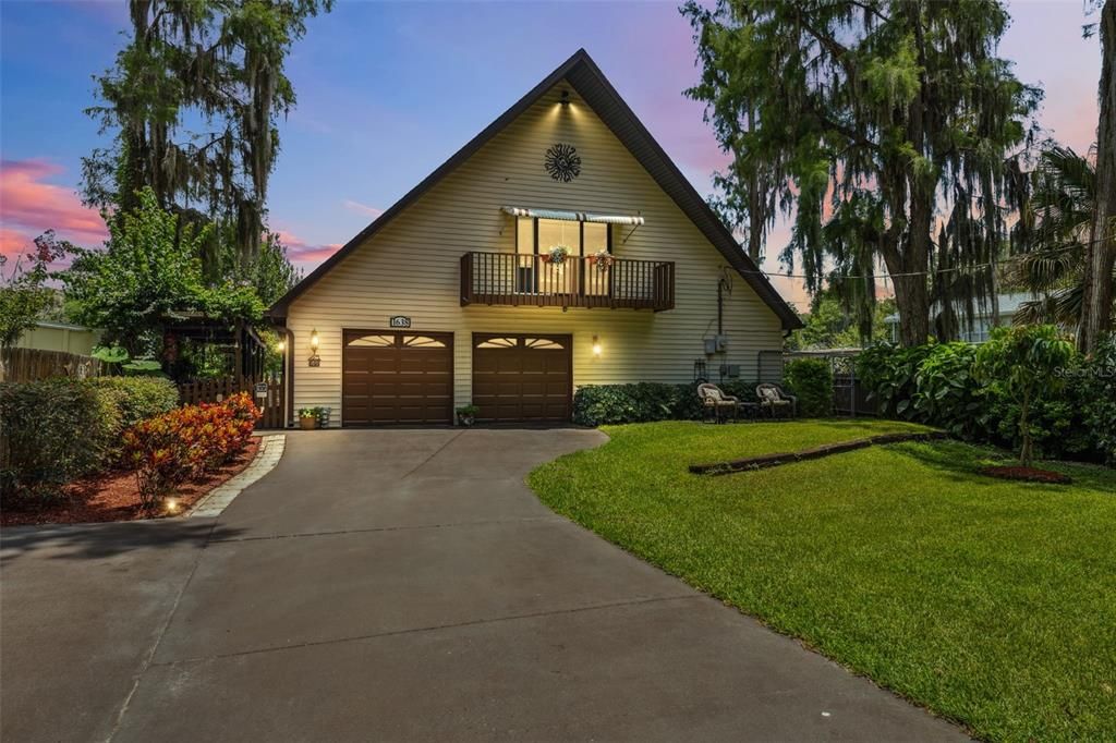 Active With Contract: $525,000 (3 beds, 3 baths, 1749 Square Feet)