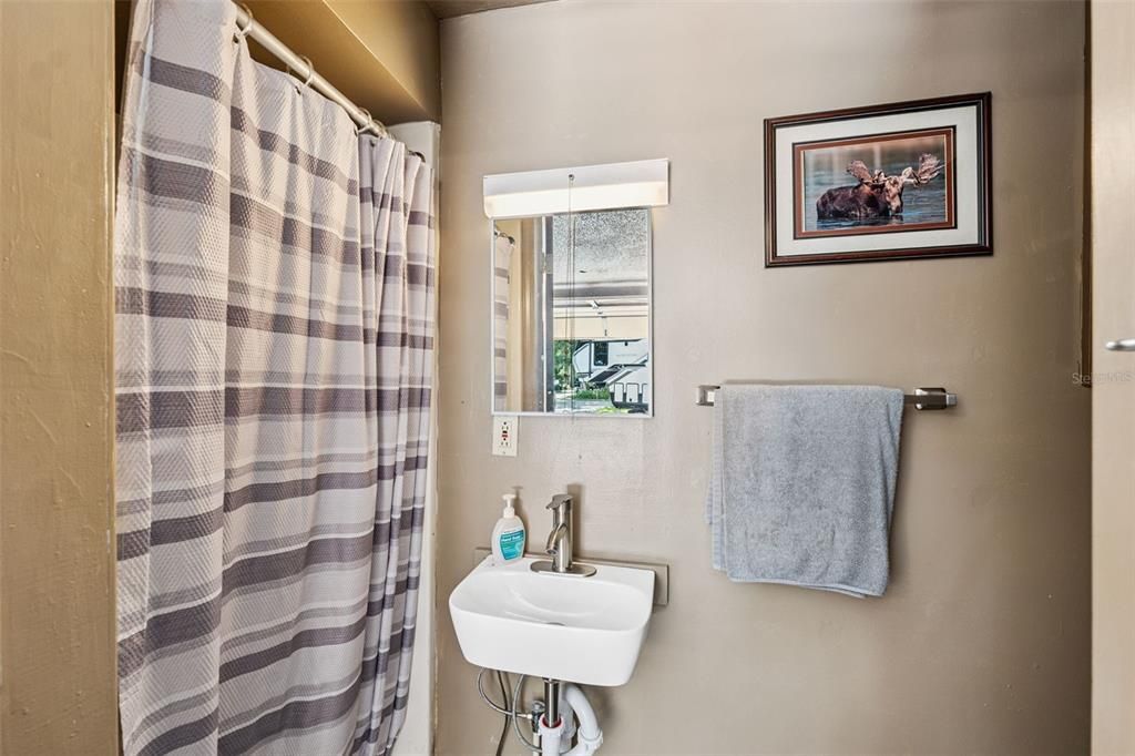Active With Contract: $525,000 (3 beds, 3 baths, 1749 Square Feet)