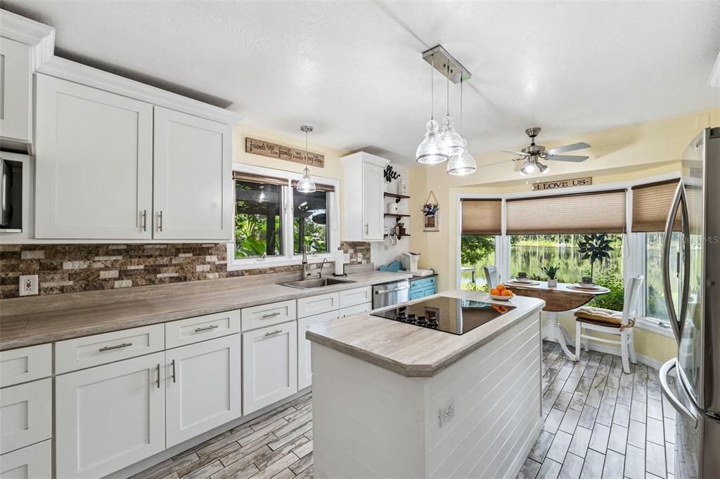 Active With Contract: $525,000 (3 beds, 3 baths, 1749 Square Feet)