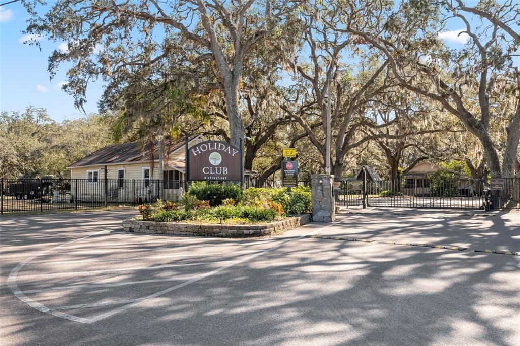 Active With Contract: $525,000 (3 beds, 3 baths, 1749 Square Feet)