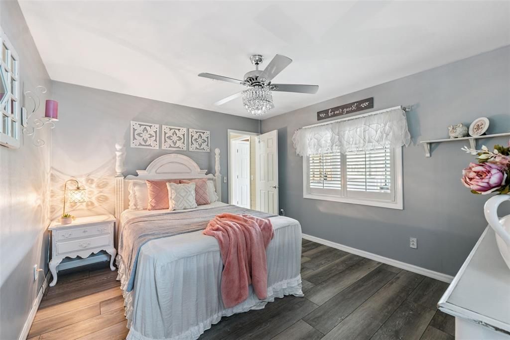 Active With Contract: $525,000 (3 beds, 3 baths, 1749 Square Feet)