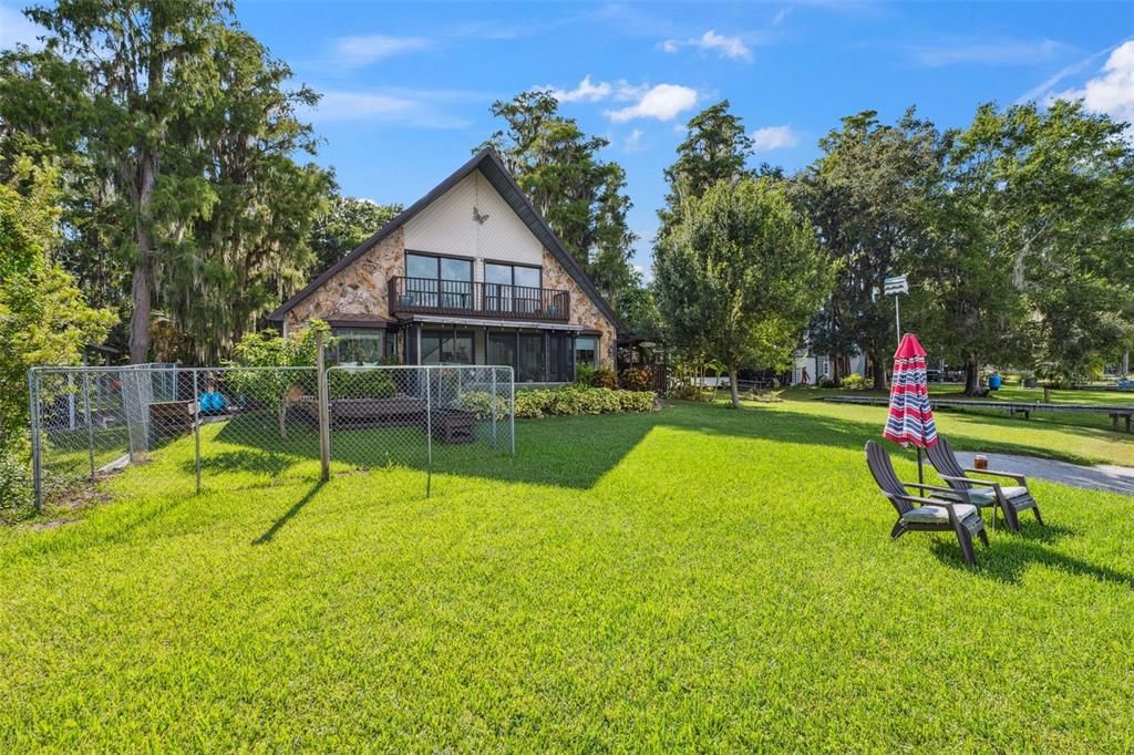 Active With Contract: $525,000 (3 beds, 3 baths, 1749 Square Feet)