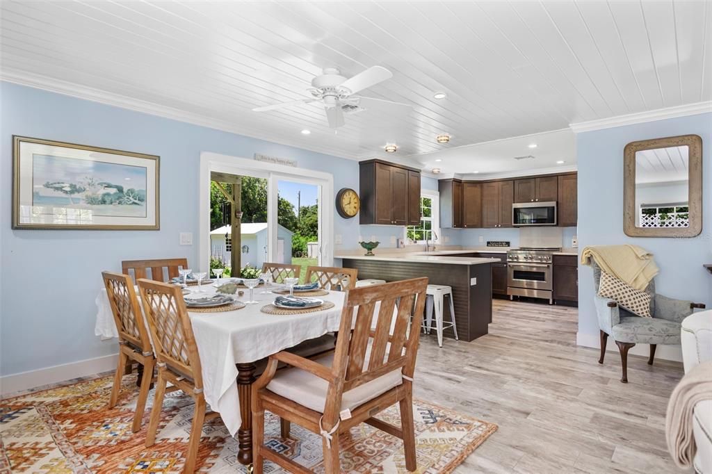 待售: $1,299,000 (4 贝兹, 3 浴室, 2493 平方英尺)