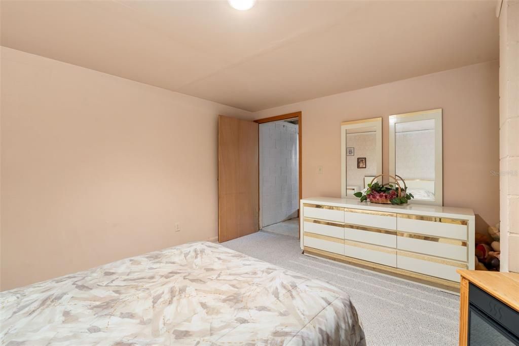 На продажу: $431,500 (5 спален, 2 ванн, 1824 Квадратных фут)