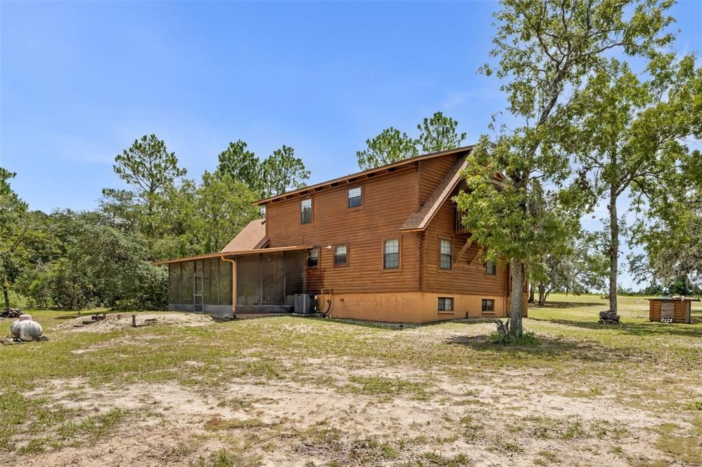 На продажу: $431,500 (5 спален, 2 ванн, 1824 Квадратных фут)