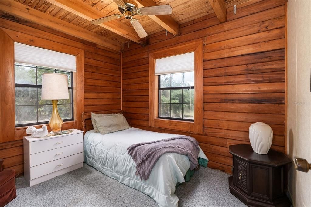 На продажу: $431,500 (5 спален, 2 ванн, 1824 Квадратных фут)