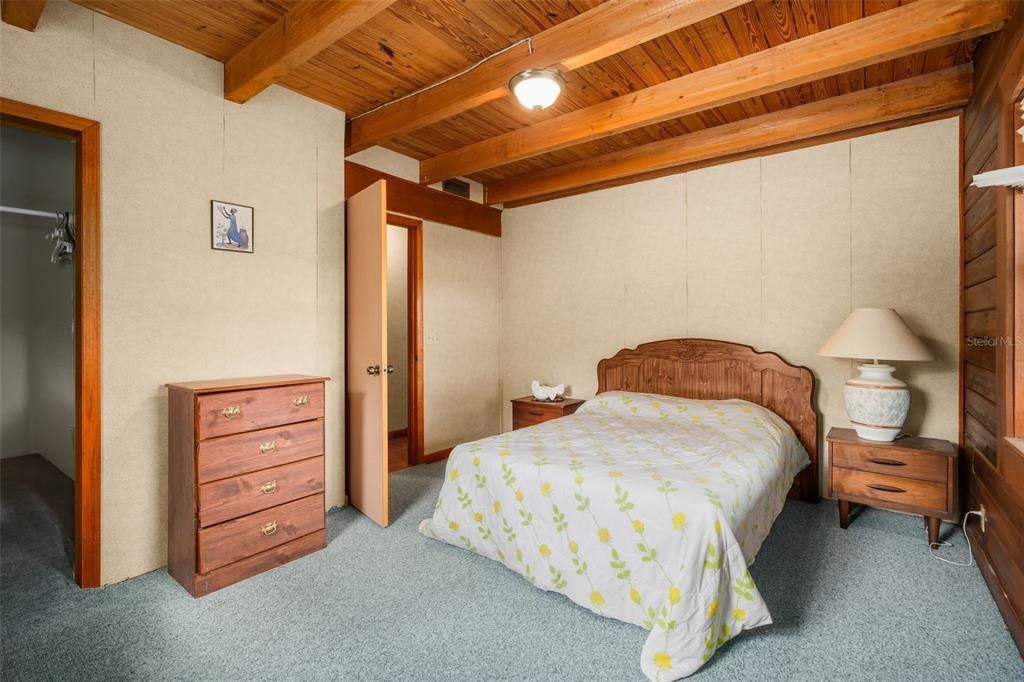 На продажу: $431,500 (5 спален, 2 ванн, 1824 Квадратных фут)