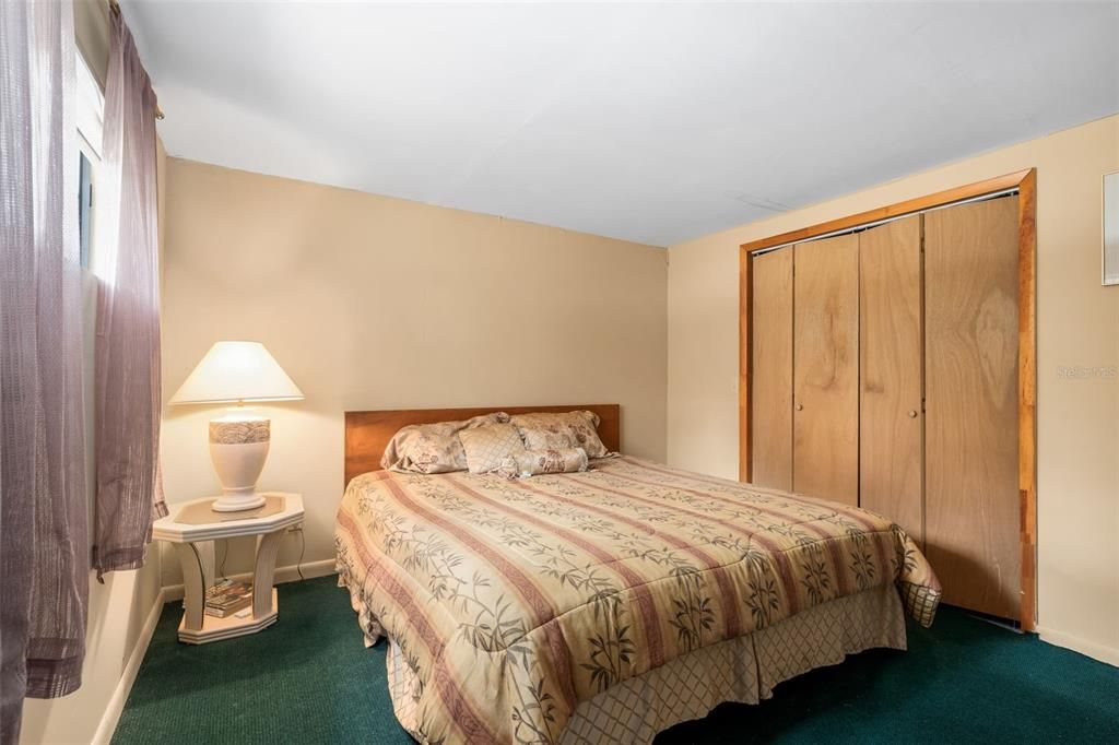 На продажу: $431,500 (5 спален, 2 ванн, 1824 Квадратных фут)