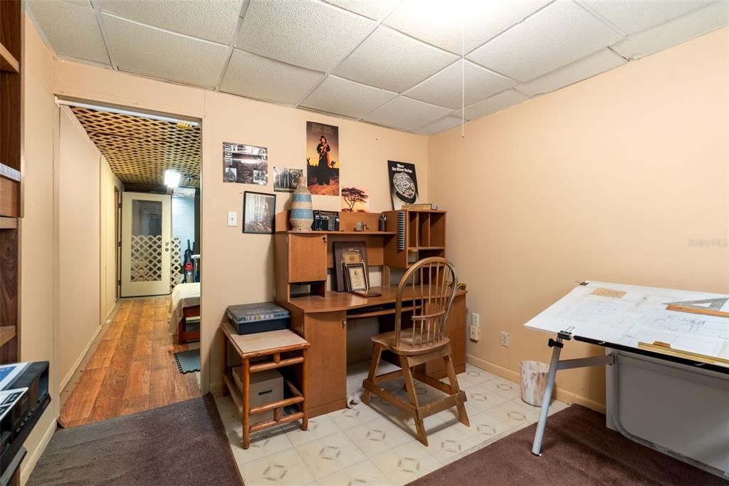 На продажу: $431,500 (5 спален, 2 ванн, 1824 Квадратных фут)