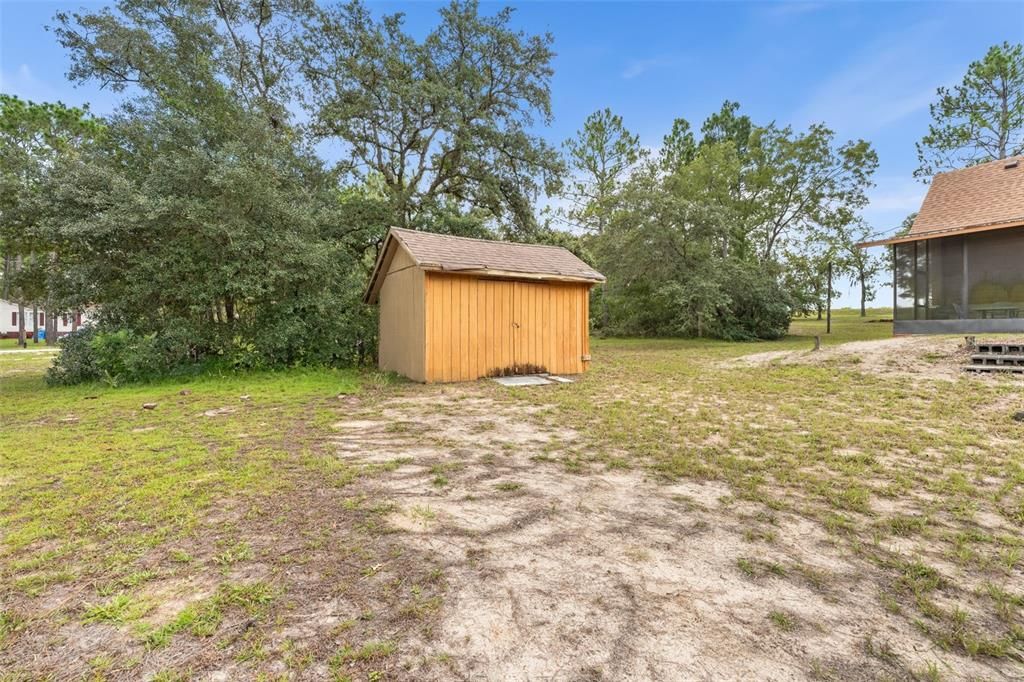 На продажу: $431,500 (5 спален, 2 ванн, 1824 Квадратных фут)