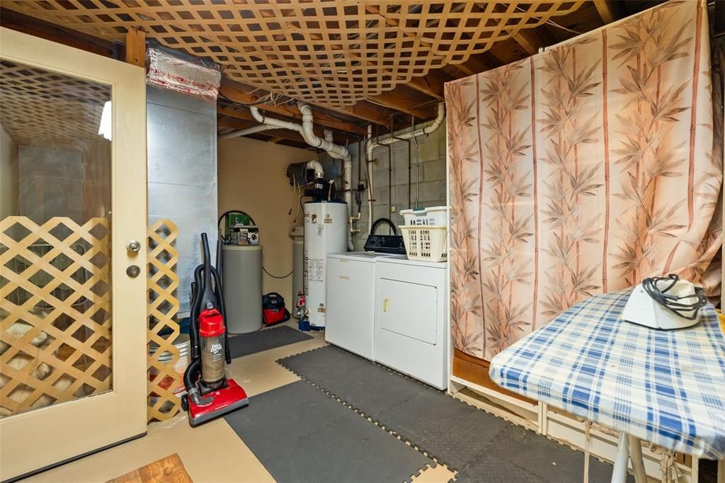 На продажу: $431,500 (5 спален, 2 ванн, 1824 Квадратных фут)