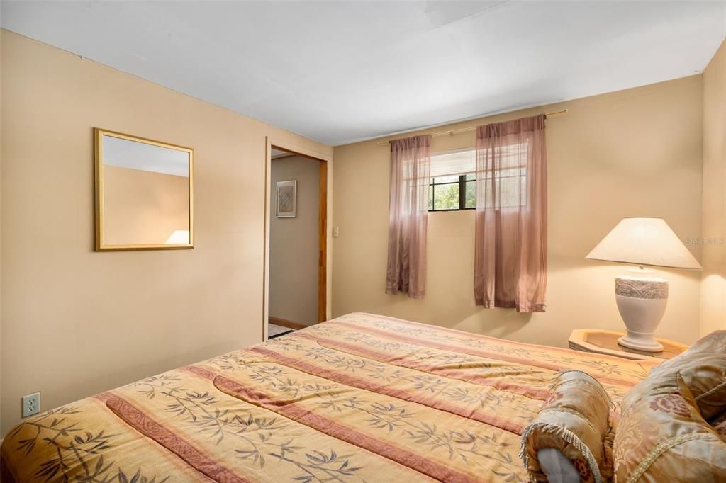 На продажу: $431,500 (5 спален, 2 ванн, 1824 Квадратных фут)