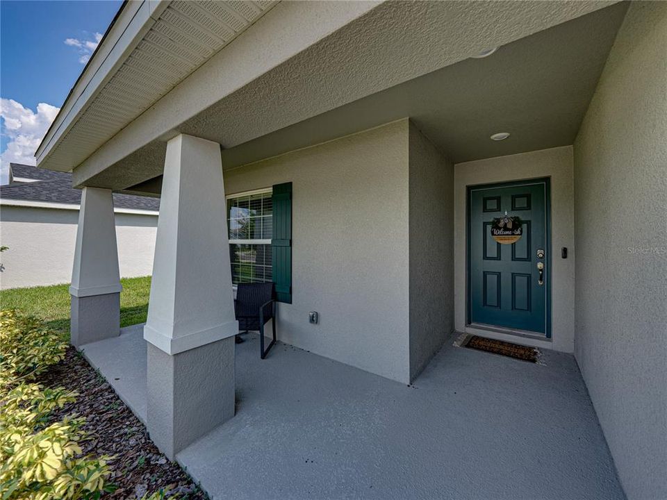 合同活跃: $335,000 (4 贝兹, 2 浴室, 1749 平方英尺)