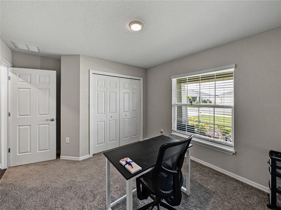 合同活跃: $335,000 (4 贝兹, 2 浴室, 1749 平方英尺)