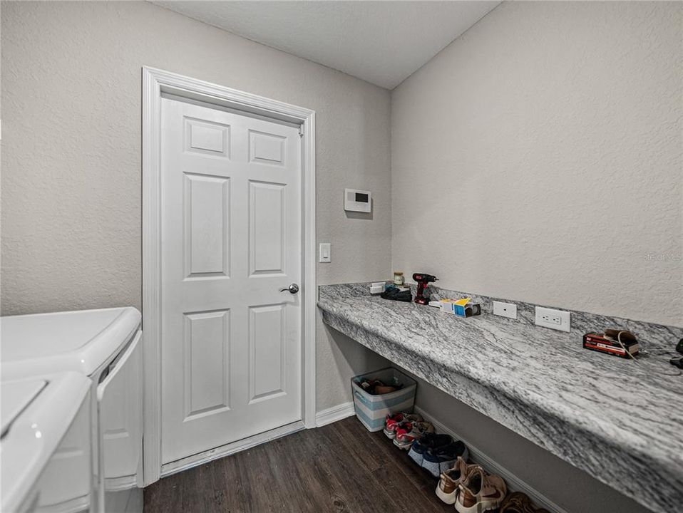 合同活跃: $335,000 (4 贝兹, 2 浴室, 1749 平方英尺)