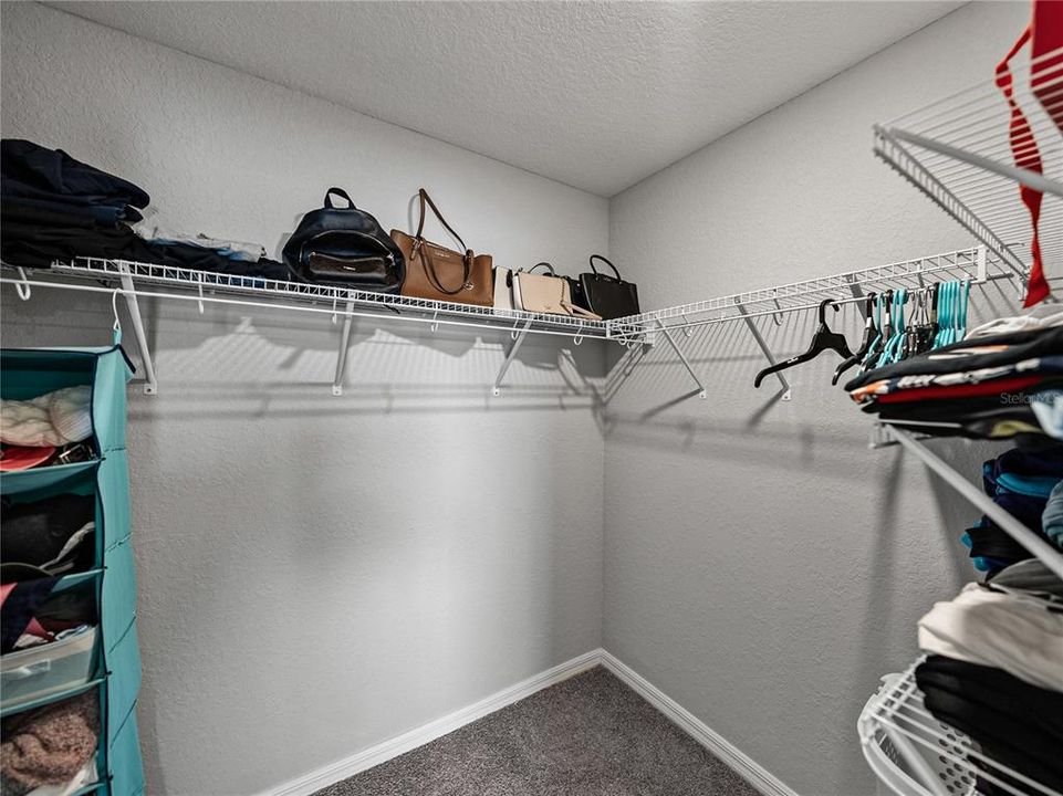 合同活跃: $335,000 (4 贝兹, 2 浴室, 1749 平方英尺)