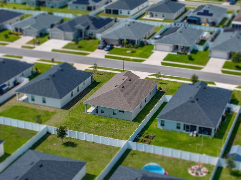 合同活跃: $335,000 (4 贝兹, 2 浴室, 1749 平方英尺)