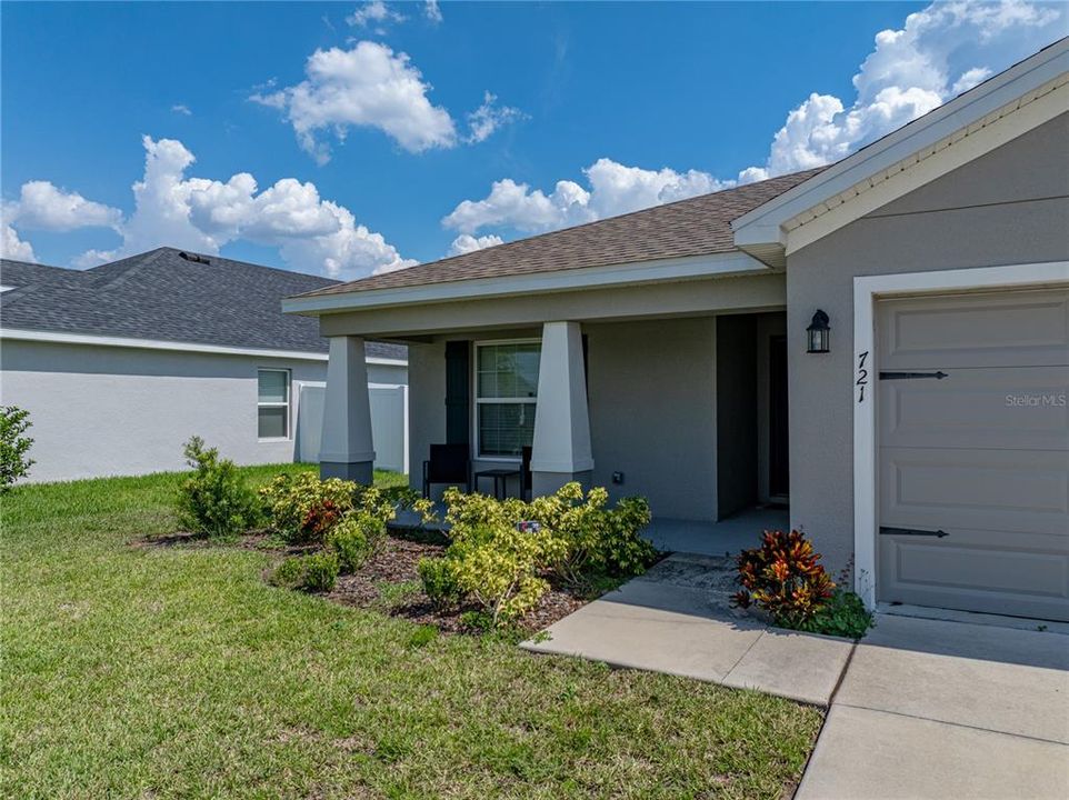 合同活跃: $335,000 (4 贝兹, 2 浴室, 1749 平方英尺)