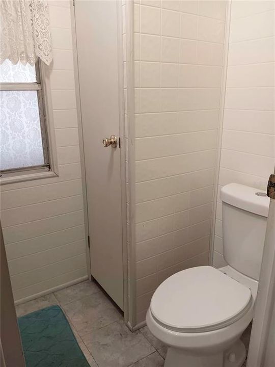 For Sale: $98,900 (2 beds, 2 baths, 968 Square Feet)