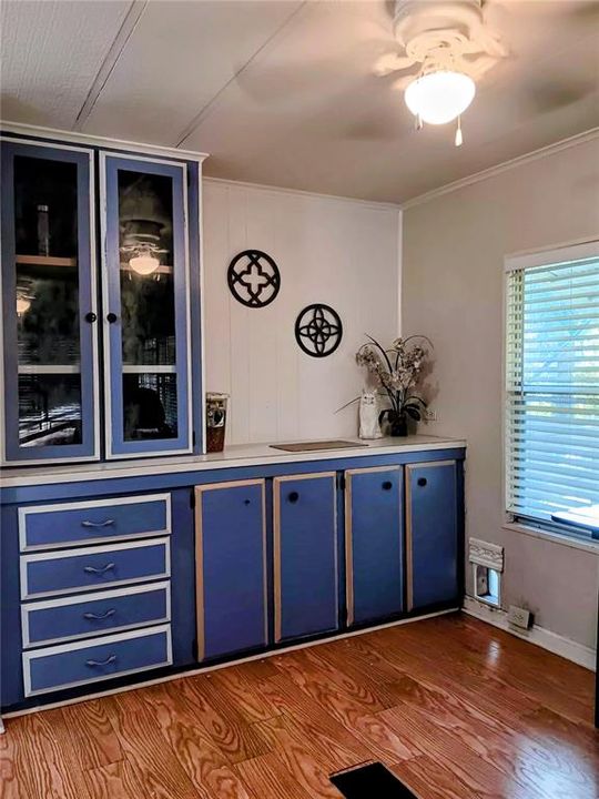 For Sale: $98,900 (2 beds, 2 baths, 968 Square Feet)