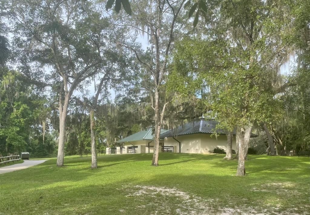 For Sale: $98,900 (2 beds, 2 baths, 968 Square Feet)