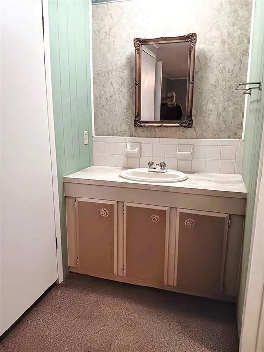 For Sale: $98,900 (2 beds, 2 baths, 968 Square Feet)