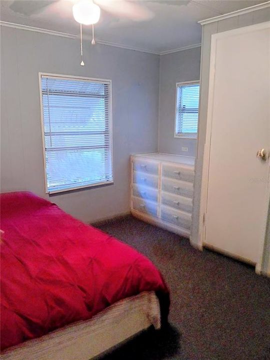 For Sale: $98,900 (2 beds, 2 baths, 968 Square Feet)