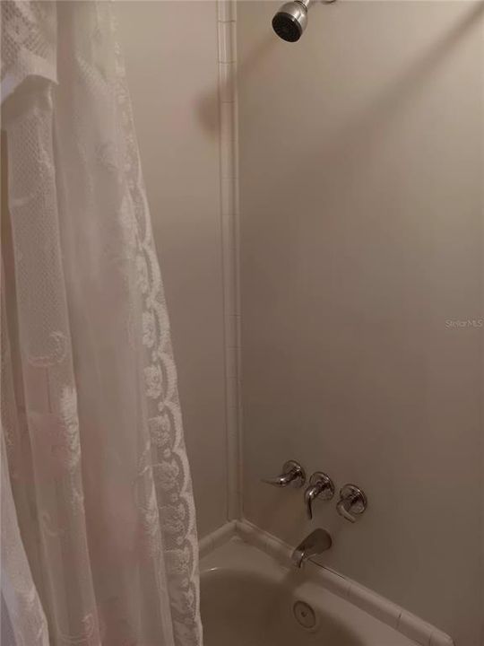 For Sale: $98,900 (2 beds, 2 baths, 968 Square Feet)