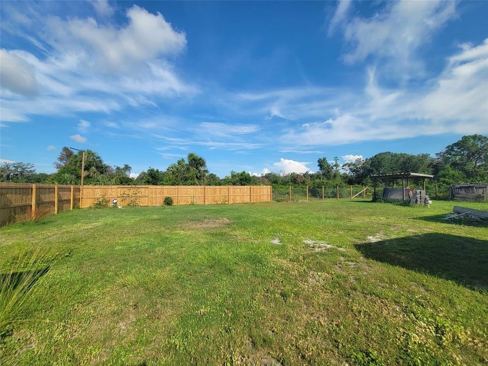 На продажу: $67,000 (0.17 acres)