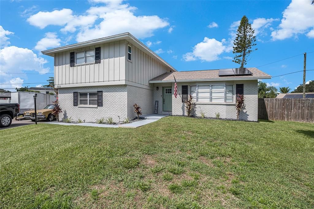 Active With Contract: $499,999 (3 beds, 2 baths, 1725 Square Feet)