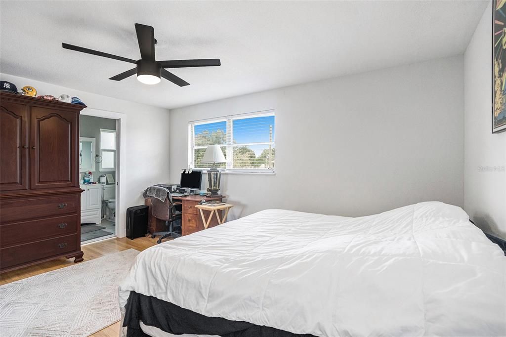 Active With Contract: $499,999 (3 beds, 2 baths, 1725 Square Feet)