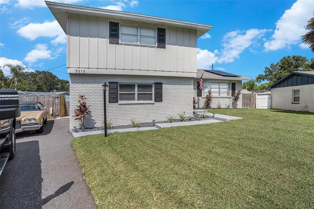 Active With Contract: $499,999 (3 beds, 2 baths, 1725 Square Feet)