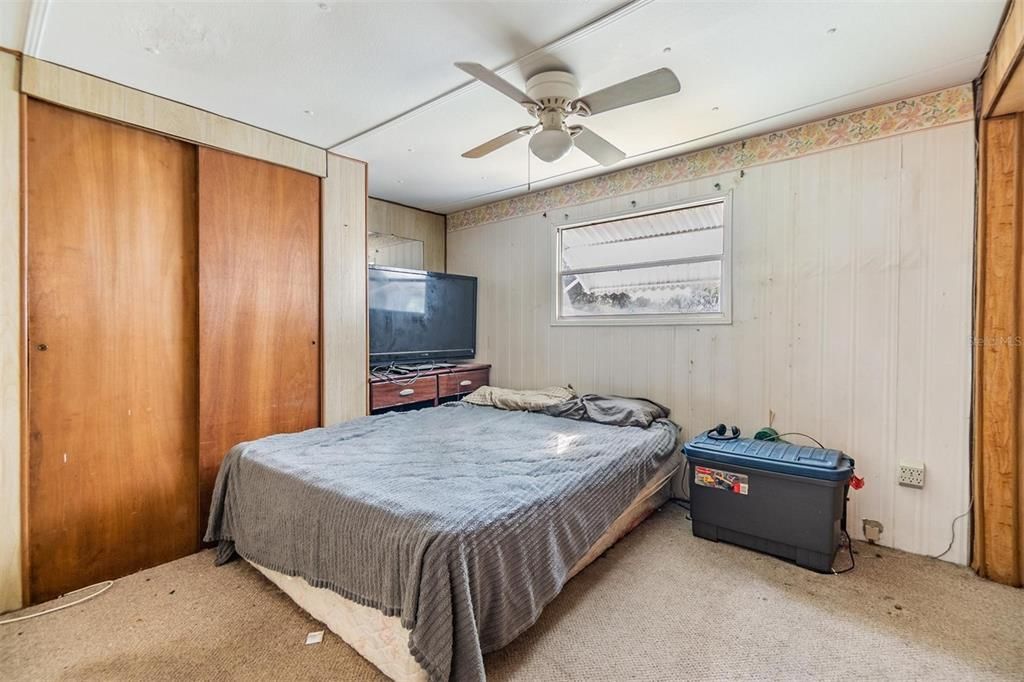 For Sale: $81,000 (2 beds, 1 baths, 710 Square Feet)