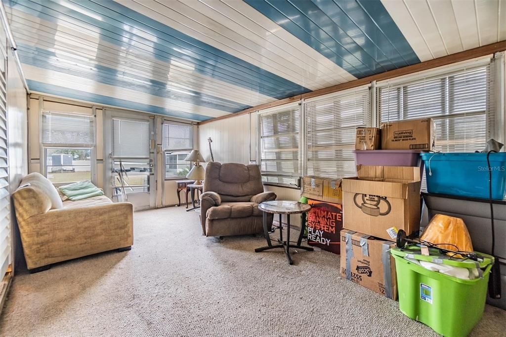 For Sale: $81,000 (2 beds, 1 baths, 710 Square Feet)