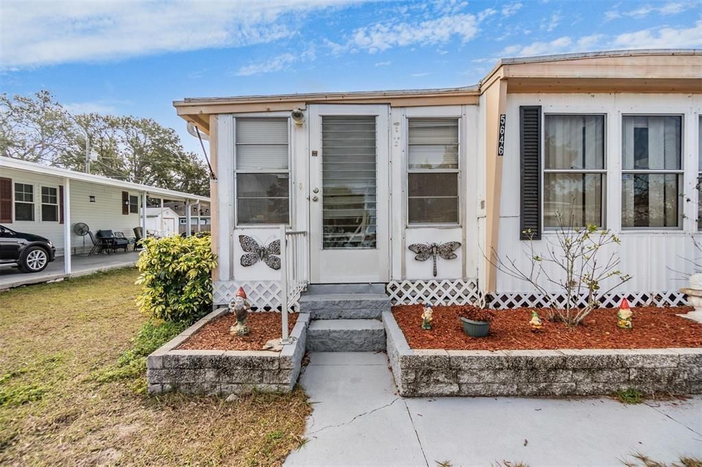 For Sale: $81,000 (2 beds, 1 baths, 710 Square Feet)