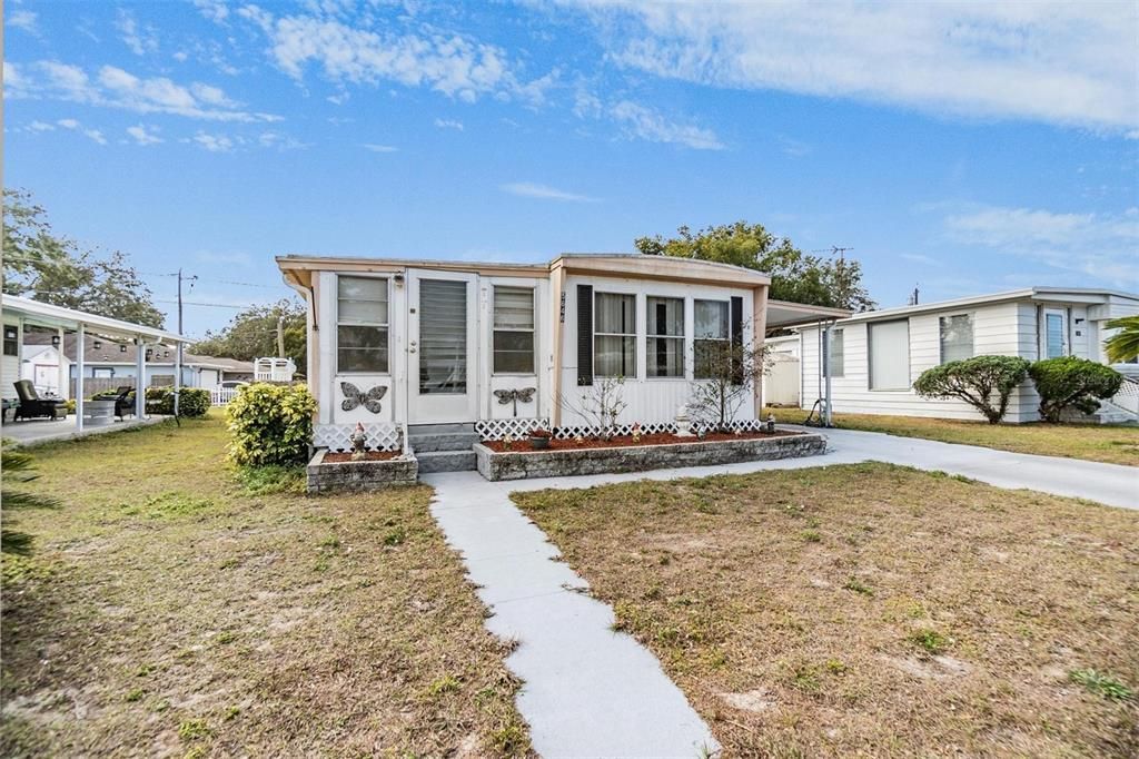 For Sale: $81,000 (2 beds, 1 baths, 710 Square Feet)