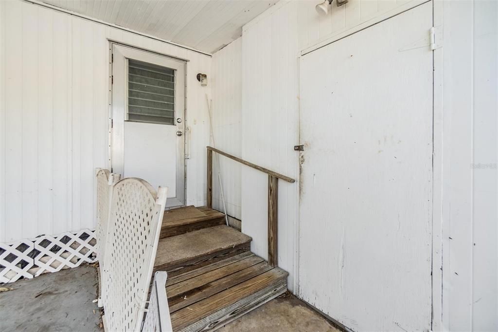 For Sale: $81,000 (2 beds, 1 baths, 710 Square Feet)