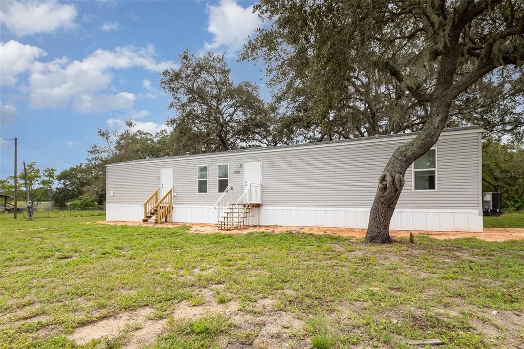 For Sale: $179,900 (3 beds, 2 baths, 952 Square Feet)