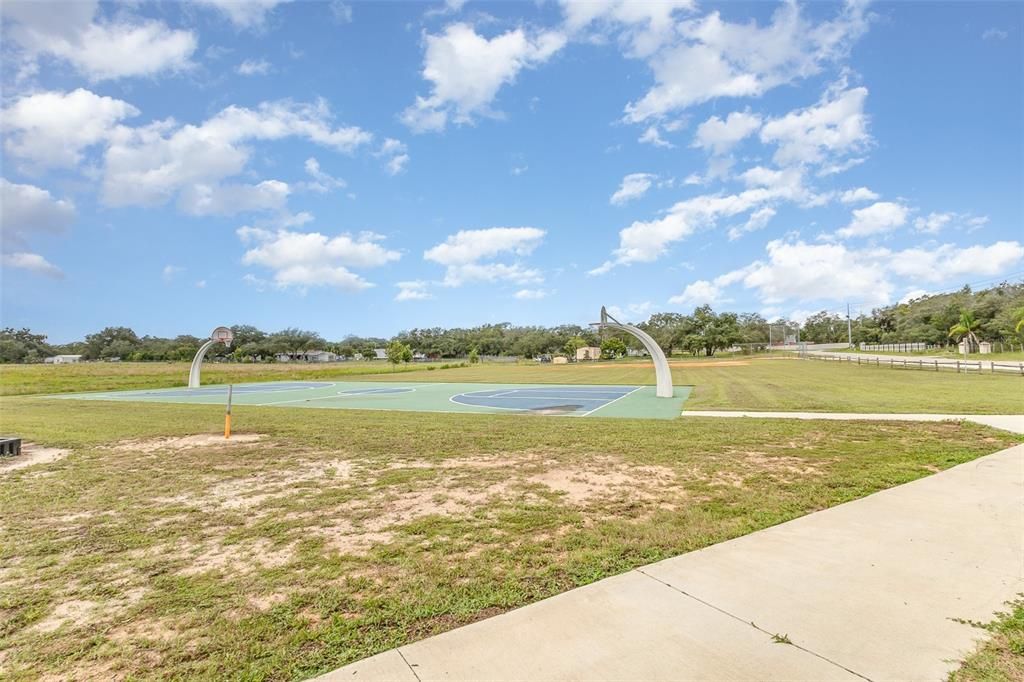 For Sale: $179,900 (3 beds, 2 baths, 952 Square Feet)