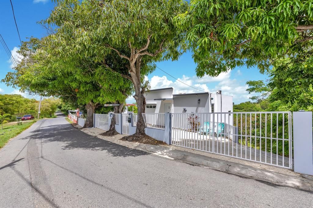 На продажу: $799,000 (3 спален, 2 ванн, 2500 Квадратных фут)