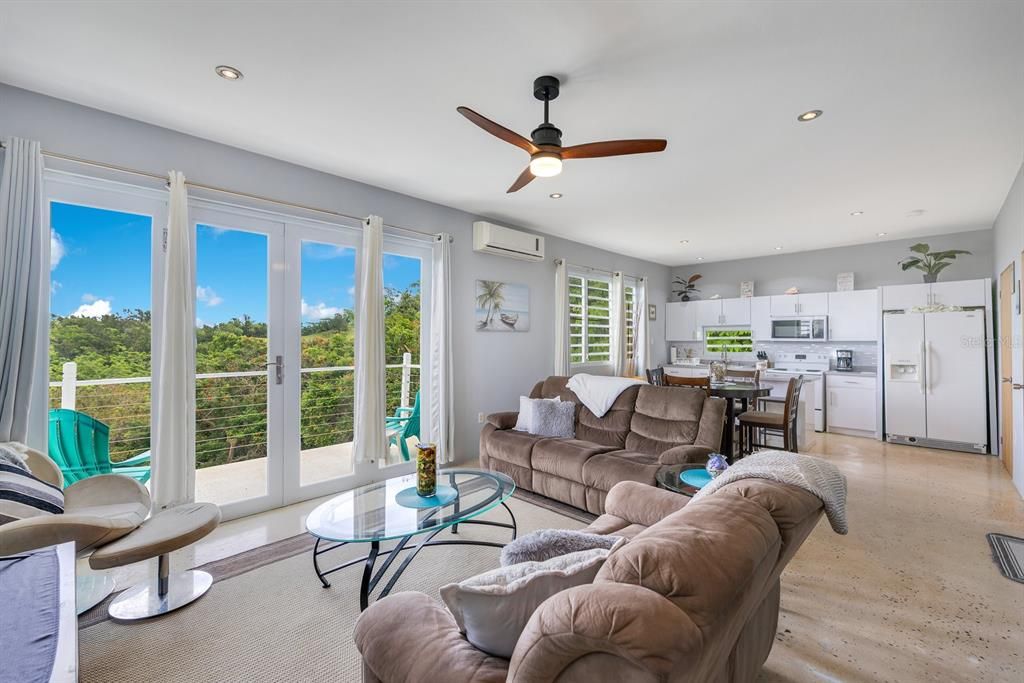 На продажу: $799,000 (3 спален, 2 ванн, 2500 Квадратных фут)