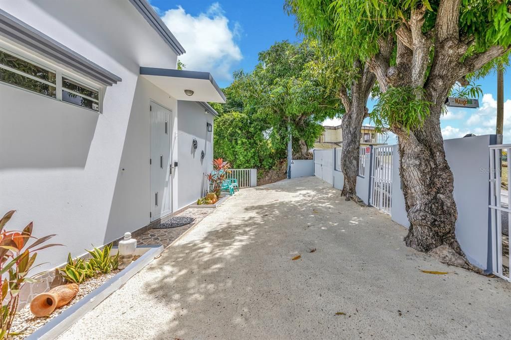 На продажу: $799,000 (3 спален, 2 ванн, 2500 Квадратных фут)