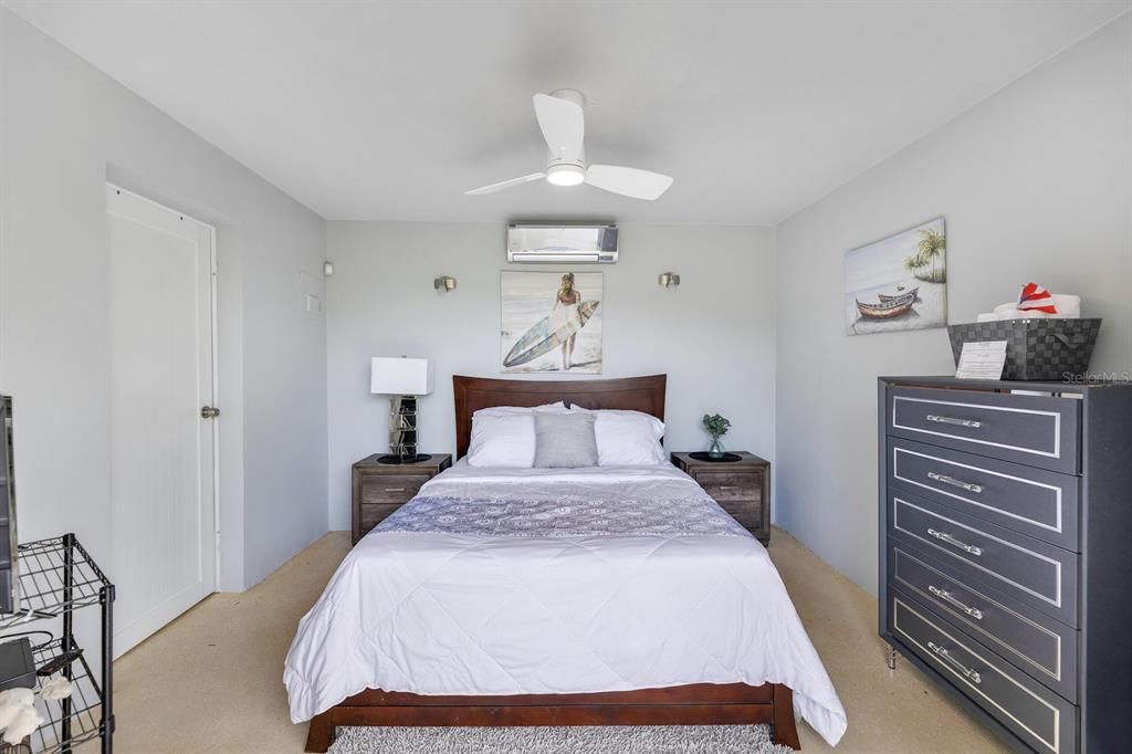 На продажу: $799,000 (3 спален, 2 ванн, 2500 Квадратных фут)