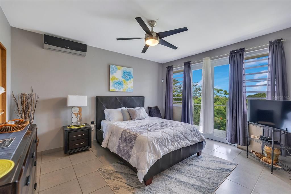 На продажу: $799,000 (3 спален, 2 ванн, 2500 Квадратных фут)